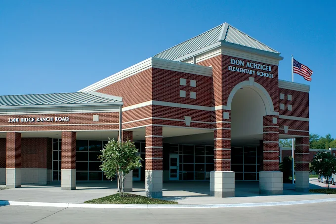 Don Achziger Elementary School 